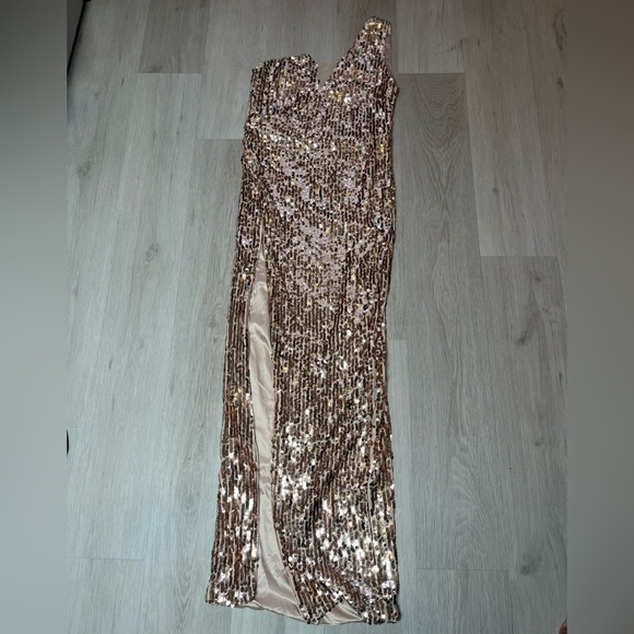 FASHION NOVA My Special Occasion Sequin Dress. NWOT! Never worn! Great stretch! - Picture 6 of 11